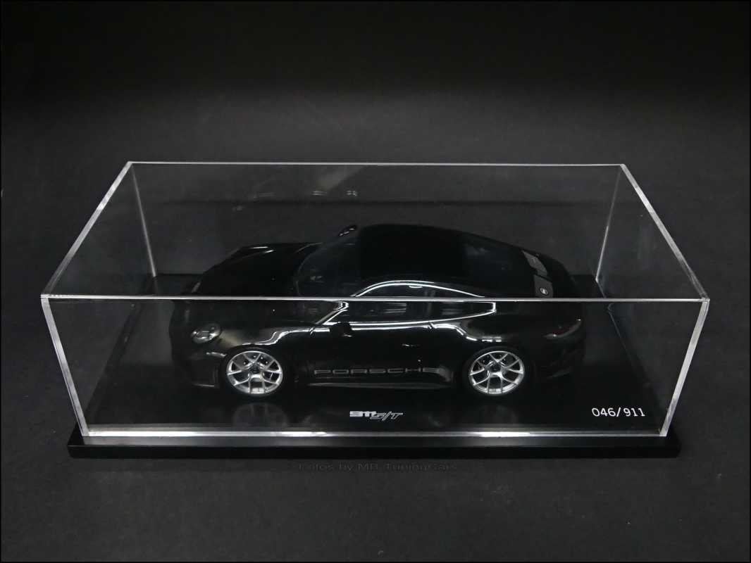 1:18 Porsche 911 992 S/T BlackEdition 911/ Spark inkl OVP Vitrine